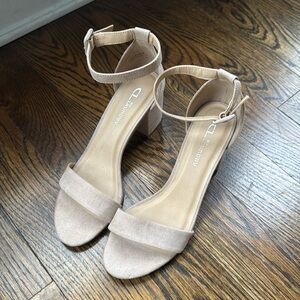 NWT Chinese Laundry block heels